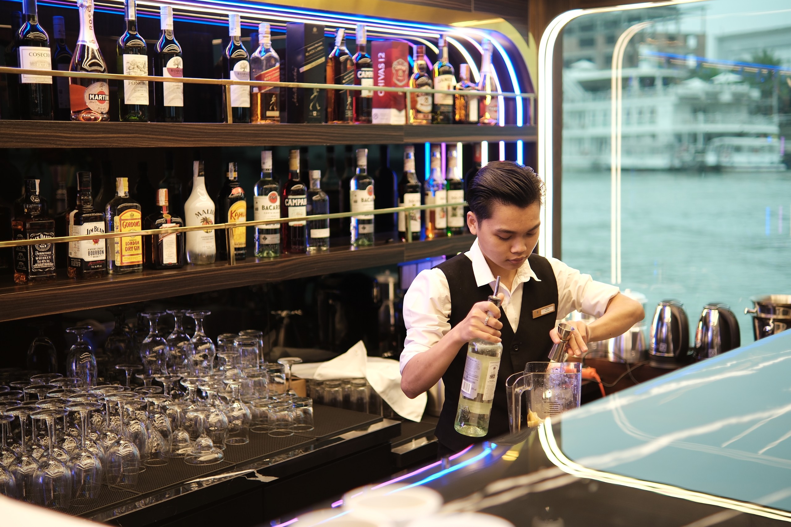 Lounge Bar - Your Drink, Your View, Your Moment